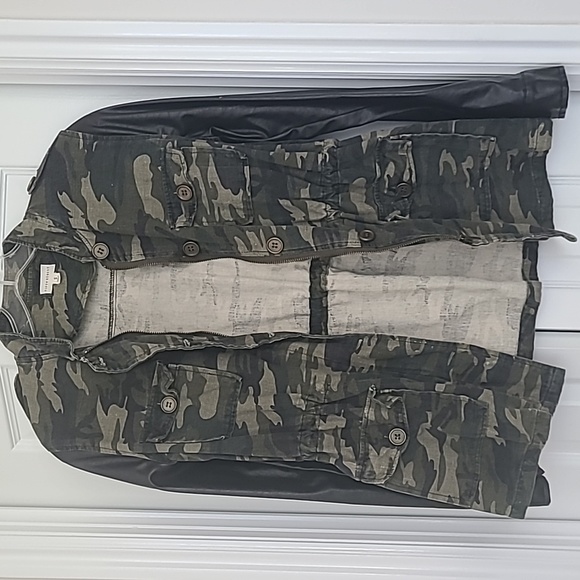 Fifty street camo with leather sleeves jacket size small - Picture 2 of 3